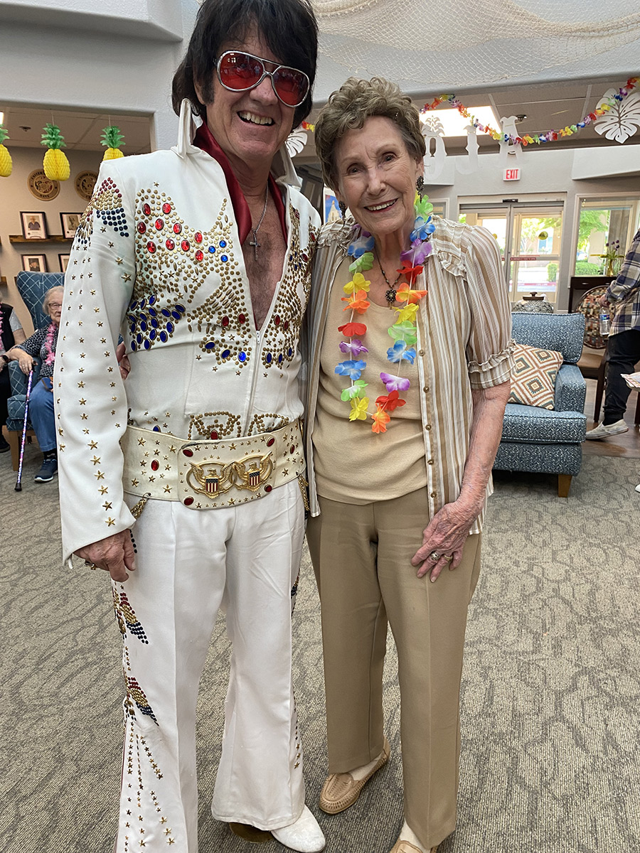 Resident with Elvis impersonator Lodi